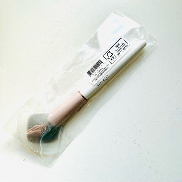 NEW EVER SEPHORA Synthetic Bristle Clean Beauty Angle Cheeks Bronzer Blush Brush - Picture 2 of 5